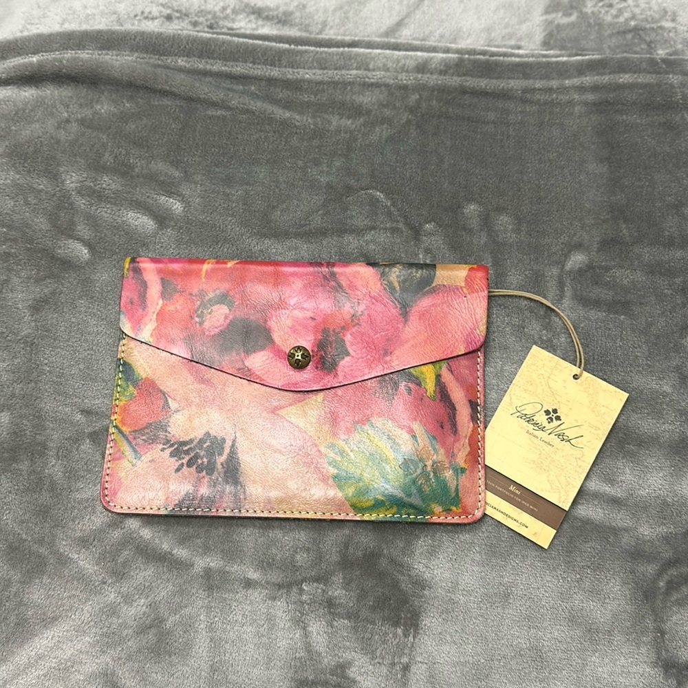 NWOT Patricia Nash Envelope Clutch